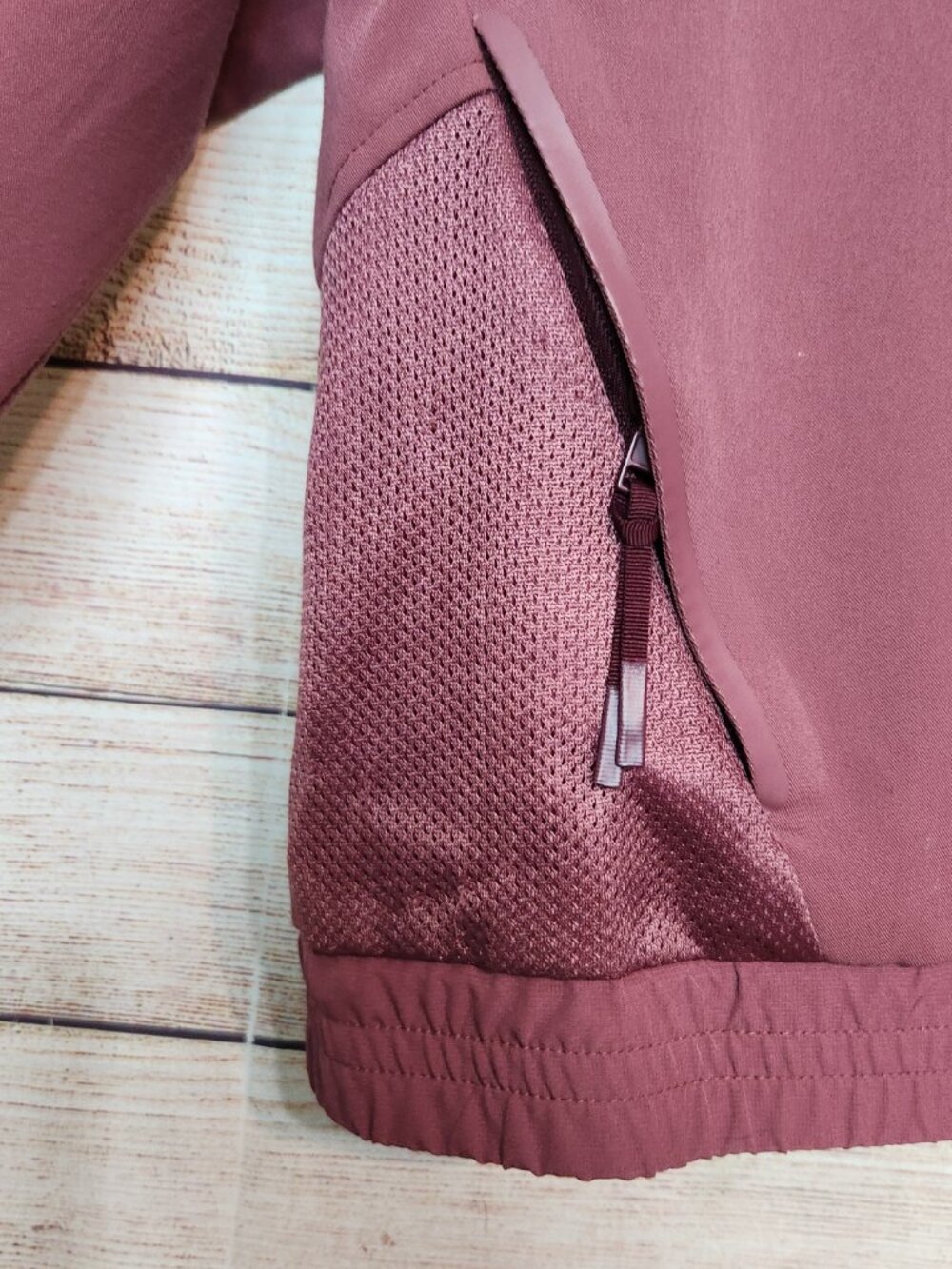 FIGS Women’s Purple Sydney Performance Scrub Jacket Size L Technical Collection - Picture 7 of 16